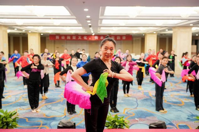 2025年湖北省健身舞教练员、裁判员暨社会体育指导员等级培训结业(图4)