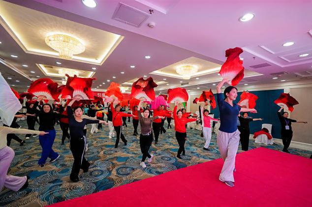 2025年湖北省健身舞教练员、裁判员暨社会体育指导员等级培训结业(图3)