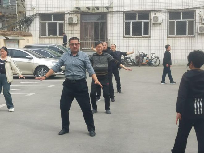 绛县教育体育局举办八段锦培训活动(图2)